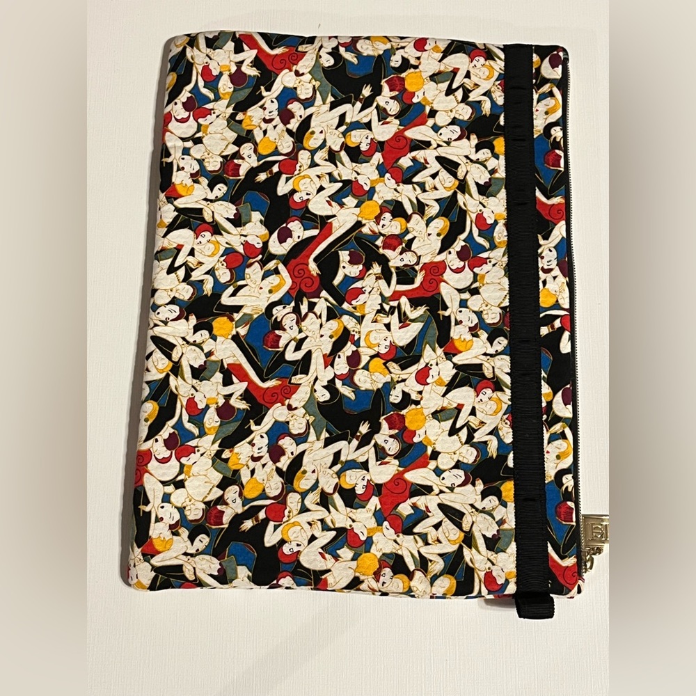 Carolina Herrera Neiman Marcus NY Padded Cosmetic/Laptop Travel Pouch/Bag
